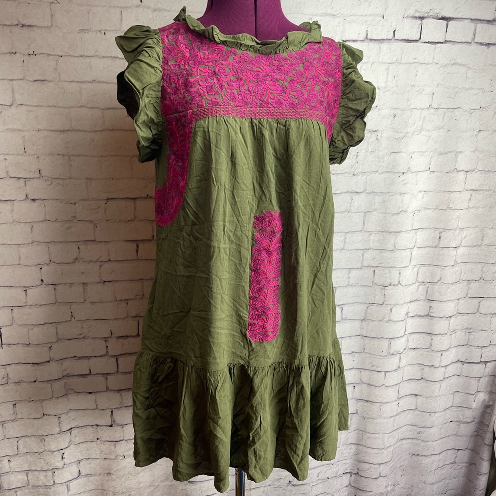 J. Marie size medium green and fuchsia embroidered dress Kelsea Mexican Oaxacan